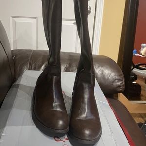 Used brown riding boots no box